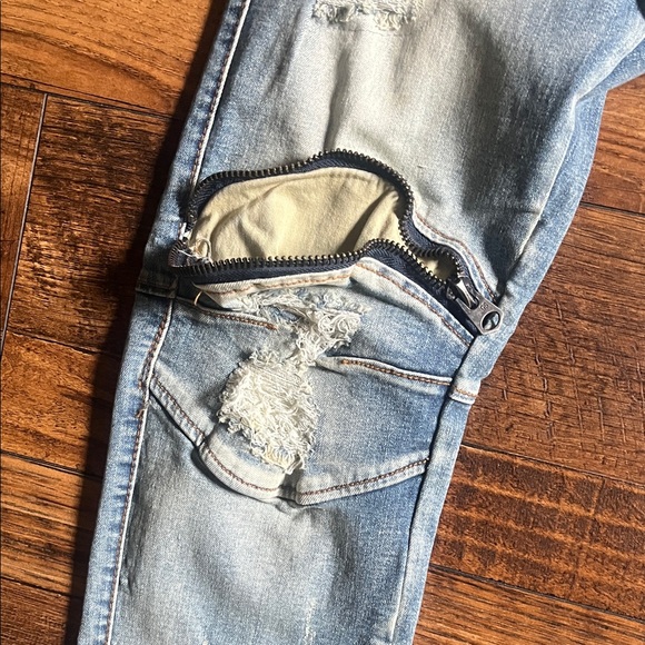 Distressed Light Blue Men's Jeans - Picture 4 of 5